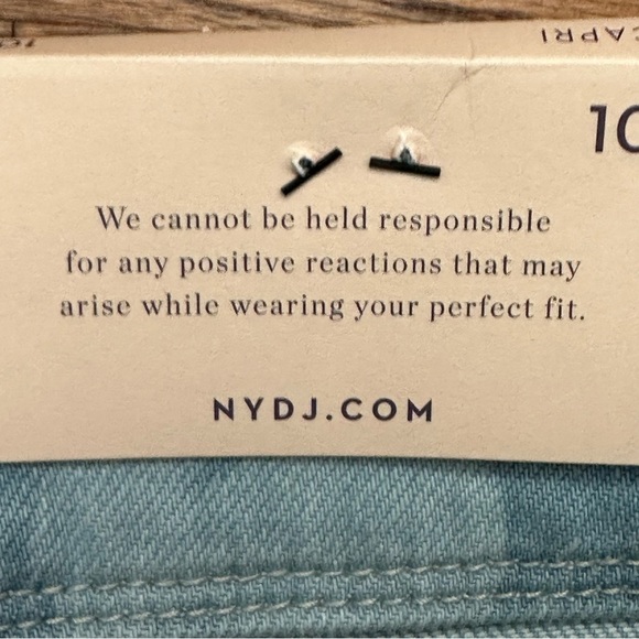 NYDJ Major Marian Annabella Print Capri Jean. Sz: 10 - Picture 12 of 12